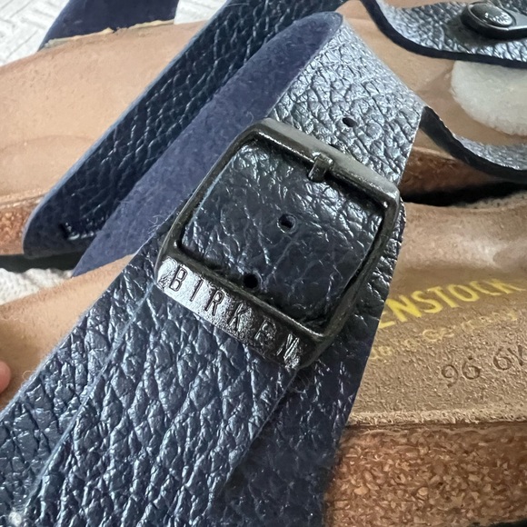 NWOT Birkenstock Gizah Thong Slides in Navy Blue Leather - Picture 3 of 7